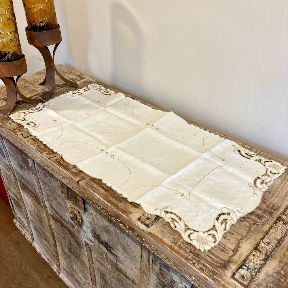 Vintage Off White & Tan Floral Design Table Runner 32.5” x 16.5” Scalloped Edge